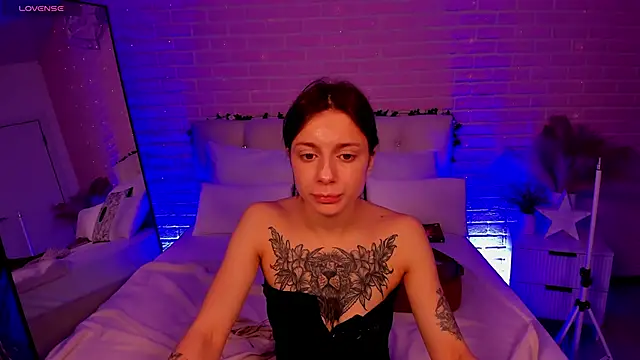 Eille Elfie online show from October 8, 2025, 7:39 am