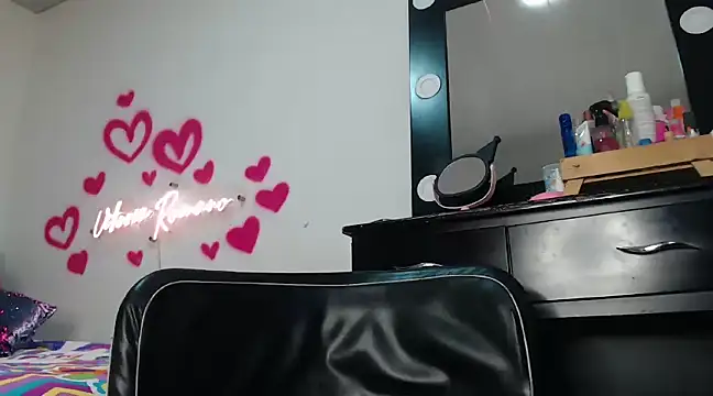 vittoriaromano online show from March 23, 2025, 12:58 am