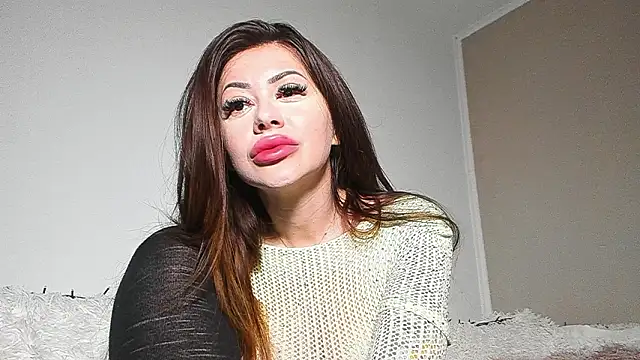 BrianaDiamondXXX online show from March 30, 2026, 6:03 am