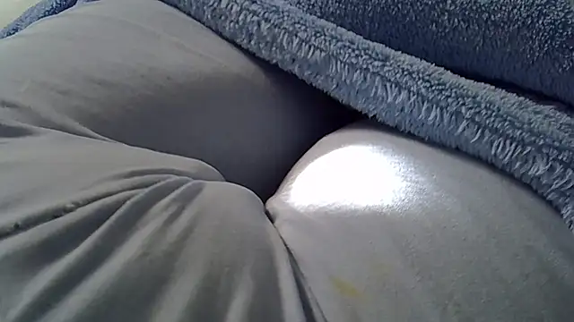 perescam online show from October 24, 2025, 7:21 pm