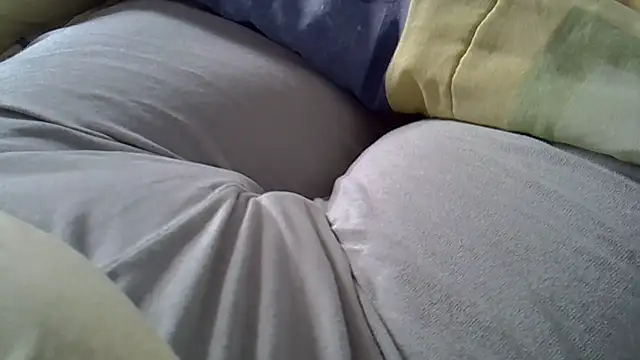 perescam online show from April 18, 2026, 1:04 pm