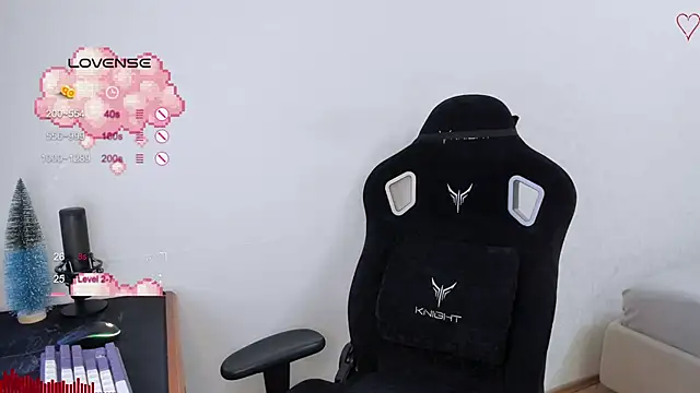 SkyqueenI online show from December 6, 2024, 8:59 am