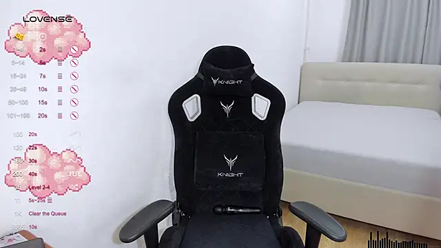 SkyqueenI online show from January 31, 2025, 9:37 am