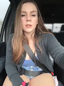 MaggyMayI online show from December 30, 2024, 5:13 pm