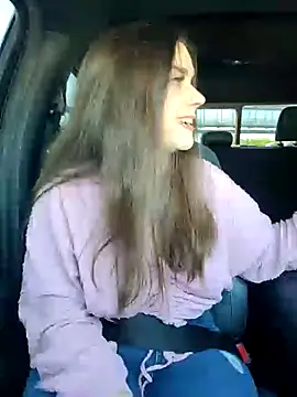 MaggyMayI online show from March 18, 2025, 4:37 pm