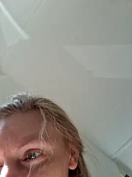  Carrie  online show from February 16, 2025, 1:38 pm