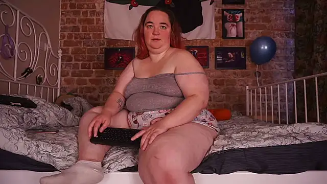 Evelively online show from September 26, 2025, 4:49 am