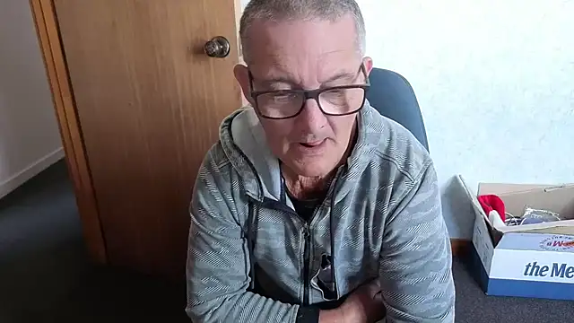 Snapshot of bigballnz chatting on December 13, 2025, 9:20 pm bigballnz online show from December 13, 2025, 9:20 pm