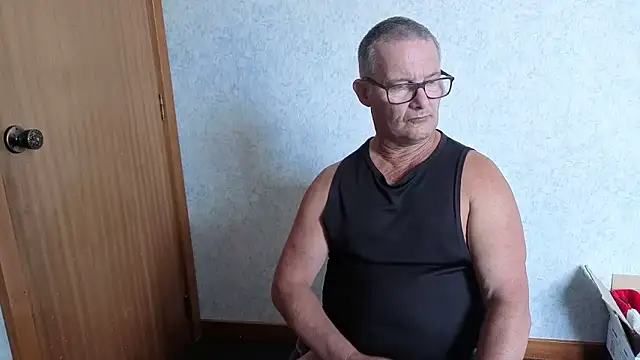 Snapshot of bigballnz chatting on December 14, 2025, 9:30 pm bigballnz online show from December 14, 2025, 9:30 pm