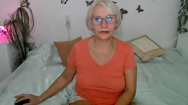 Ghertrude52 online show from September 9, 2025, 3:06 am