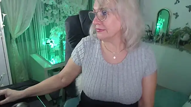 Ghertrude52 online show from February 6, 2026, 5:01 am