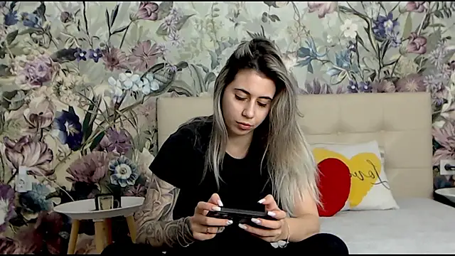 RoseDiamond06 online show from February 11, 2025, 3:40 pm