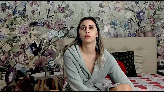 RoseDiamond06 online show from February 18, 2025, 9:09 pm