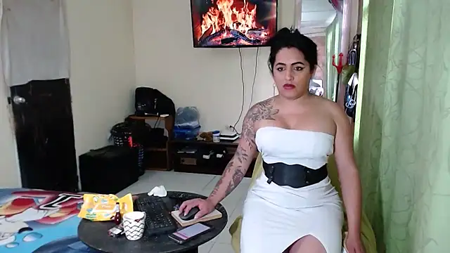 Sashaferrari2000 online show from April 18, 2026, 7:58 pm