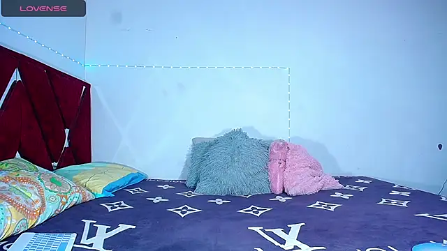 DanisaBrown online show from December 7, 2024, 1:40 pm