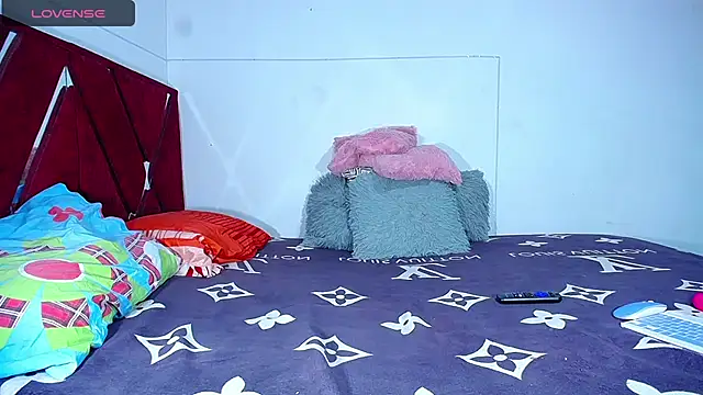 DanisaBrown online show from December 10, 2024, 2:28 pm