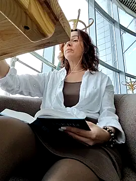 EvaXOAir online show from October 2, 2025, 3:46 am