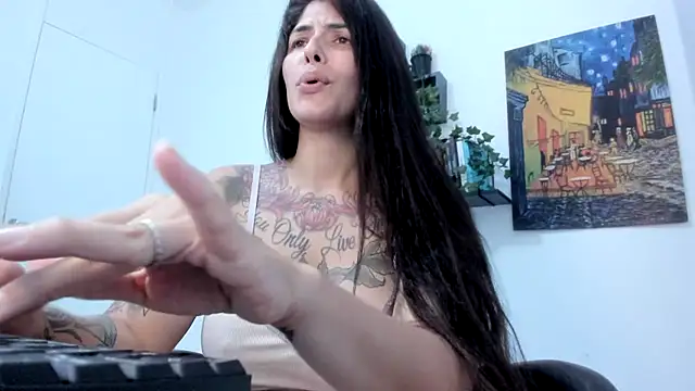 TaliMajesty online show from December 19, 2024, 9:49 pm