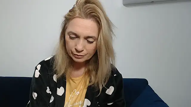 MysticCreature online show from January 3, 2025, 5:39 am