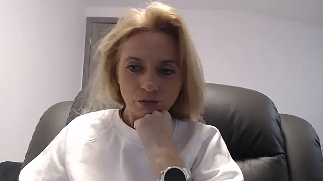 MysticCreature online show from January 6, 2025, 5:19 am