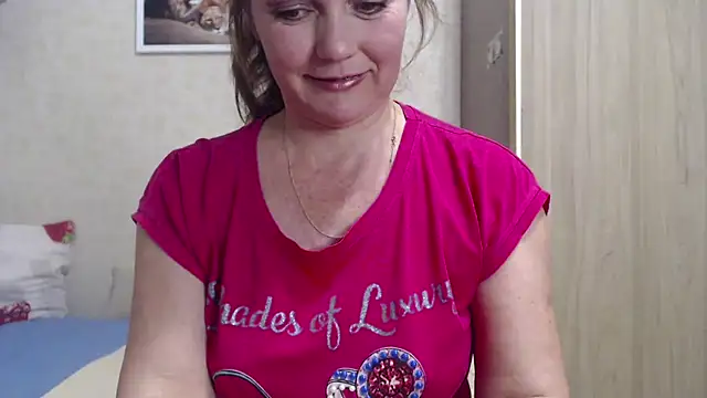 SheLion online show from October 17, 2025, 4:53 pm