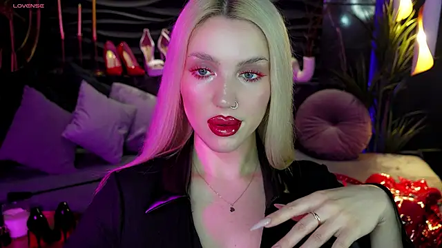 MistressDarsy online show from December 22, 2024, 1:11 pm