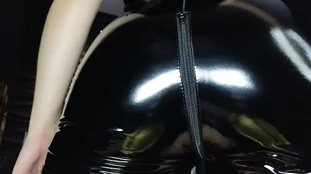 Snapshot of MistressDarsy chatting on July 1, 2026, 2:07 pm MistressDarsy online show from July 1, 2026, 2:07 pm