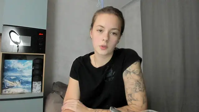 why again me online show from October 29, 2025, 7:48 pm