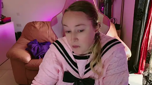 kisicaxx online show from January 24, 2025, 11:37 am