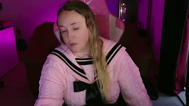 kisicaxx online show from January 27, 2025, 4:22 pm