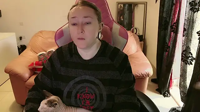 kisicaxx online show from February 9, 2025, 11:58 am