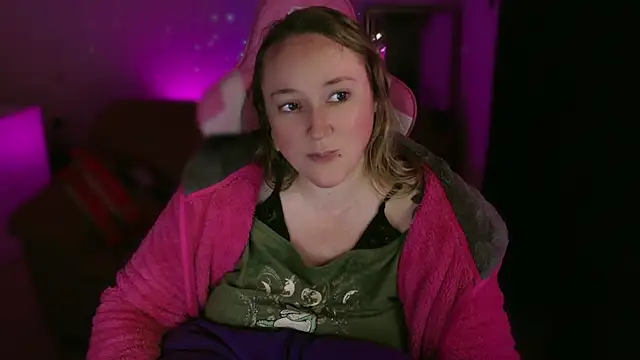 kisicaxx online show from February 12, 2025, 6:51 pm