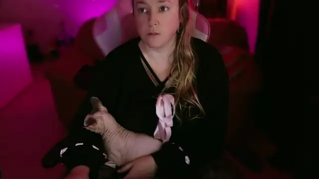 kisicaxx online show from March 3, 2025, 5:39 pm