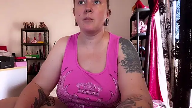 Snapshot of kisicaxx chatting on May 13, 2026, 1:30 pm kisicaxx online show from May 13, 2026, 1:30 pm