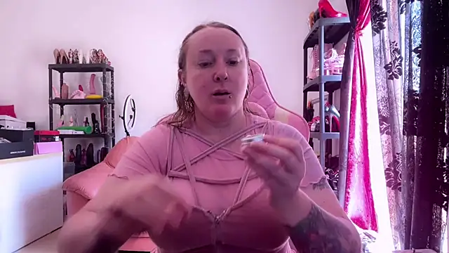 Snapshot of kisicaxx chatting on May 26, 2026, 9:05 am kisicaxx online show from May 26, 2026, 9:05 am