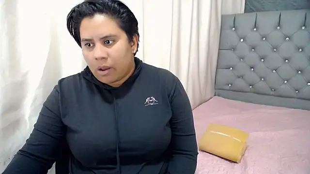 Snapshot of hotlesby4uxxx chatting on December 3, 2024, 7:44 pm hotlesby4uxxx online show from December 3, 2024, 7:44 pm