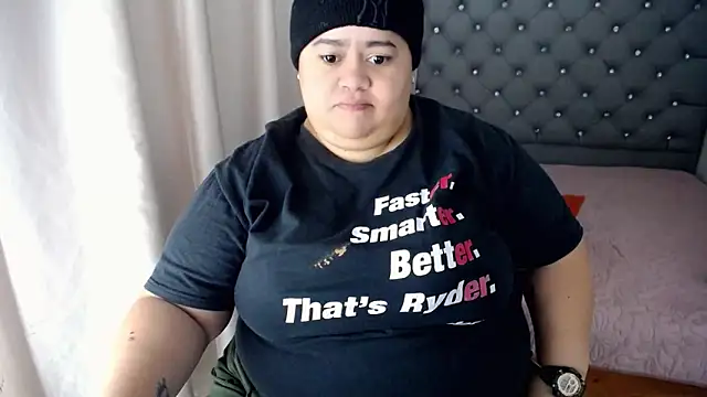 Snapshot of hotlesby4uxxx chatting on December 19, 2024, 12:01 pm hotlesby4uxxx online show from December 19, 2024, 12:01 pm