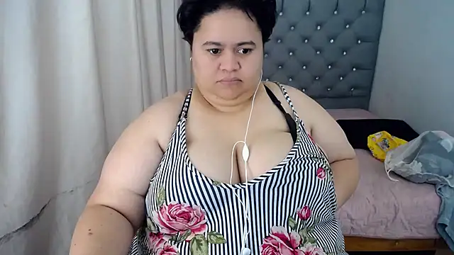 Snapshot of hotlesby4uxxx chatting on December 27, 2024, 4:54 pm hotlesby4uxxx online show from December 27, 2024, 4:54 pm