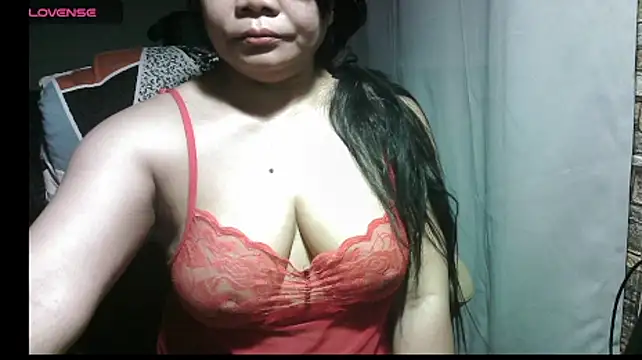 Hotpinay43 online show from January 28, 2025, 10:01 pm