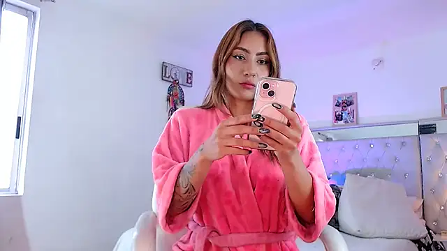 hollythomson online show from January 24, 2025, 5:53 pm