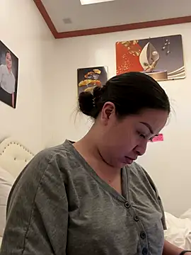 Snapshot of Tightwetholesxx chatting on November 27, 2025, 1:24 pm Tightwetholesxx online show from November 27, 2025, 1:24 pm