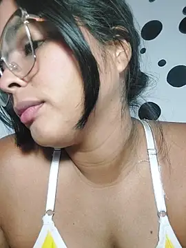 missmelissa  online show from April 19, 2026, 2:11 am