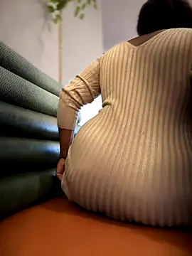   Nessa   online show from December 7, 2024, 2:46 pm