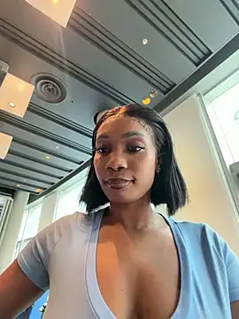 Snapshot of __Nessa__ chatting on May 7, 2026, 12:10 pm Nessa online show from May 7, 2026, 12:10 pm