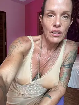 Snapshot of mommyselenafit_ chatting on February 19, 2026, 6:42 am mommyselenafit online show from February 19, 2026, 6:42 am