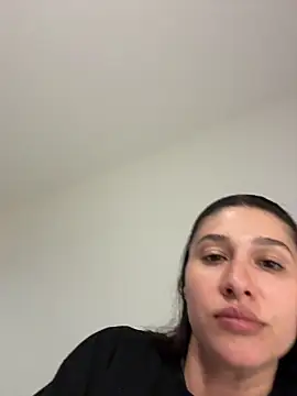Snapshot of IrisBlues chatting on April 28, 2026, 3:39 pm IrisBlues online show from April 28, 2026, 3:39 pm