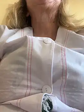 Irina2909xh online show from September 16, 2025, 7:42 am