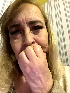 Irina2909xh online show from October 30, 2025, 3:24 pm