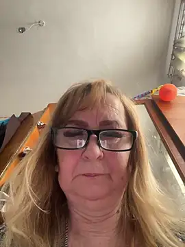 Irina2909xh online show from February 7, 2026, 10:08 am