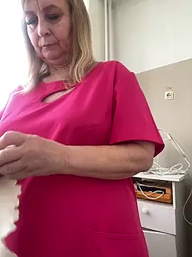 Irina2909xh online show from February 24, 2026, 12:14 pm